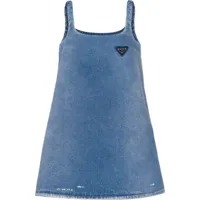 prada robe évasée en jean à plaque logo - bleu
