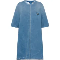 prada robe en jean à plaque logo - bleu