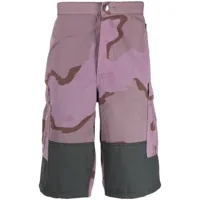 oamc short cargo à motif camouflage - violet