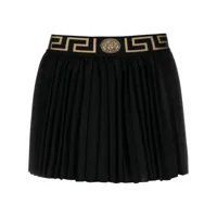 versace jupe-short la greca à design plissé - noir