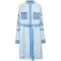 burberry robe-chemise ceinturée à imprimé graphique - bleu
