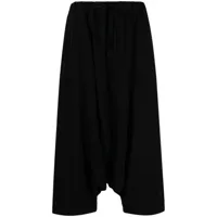 yohji yamamoto pantalon sarouel à coupe courte - noir