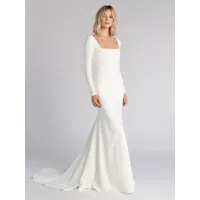 robe de mariée simple 2024 en satin col carré zip sur dos à petite traîne