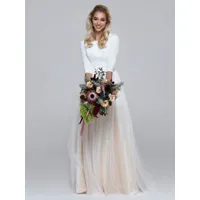 robe de mariée simple à manches mi-longues jupe sous-colorée champagne col rond