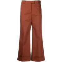alberto biani pantalon de tailleur court à plis marqués - marron