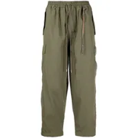mastermind japan pantalon en coton mélangé à poches cargo - vert
