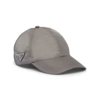 prada casquette re-nylon à logo émaillé - gris