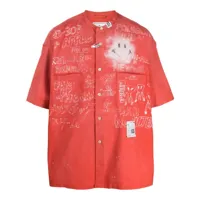 maison mihara yasuhiro chemise sans col à logo imprimé - rouge