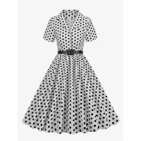 robe rétro des années 1950 col rabattu boutons manches courtes robe trapèze à pois