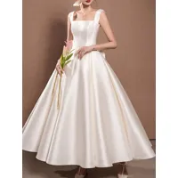 robe de mariée courte blanche  col carré  sans manches  ligne a  longueur thé  personnalisation gratuite