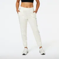 new balance femme pantalons relentless terry en blanc, poly knit, taille 2xl