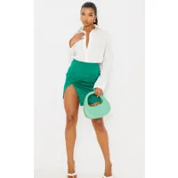 mini-jupe de tailleur asymétrique satinée vert vif fendue devant, vert vif